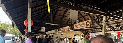 ภาพรับส่งชาวต่างชาติไปตลาดน้ำดำเนินสะดวก
